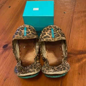 Leopard Tieks